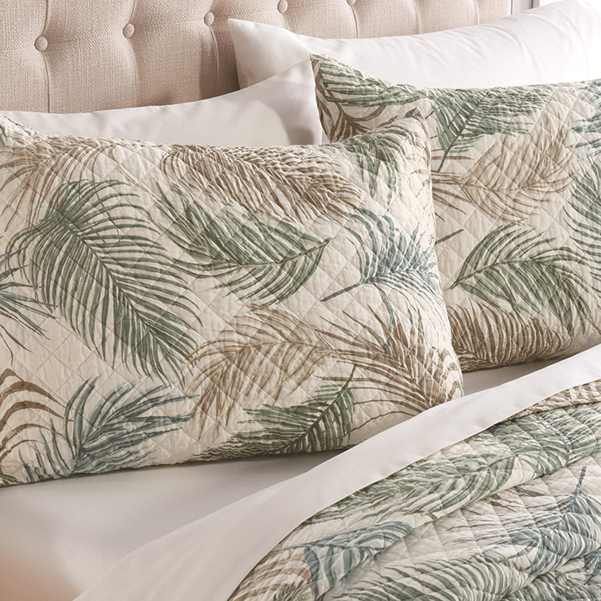 Reversible Cotton Patchwork Coverlet Set – Tropical Design