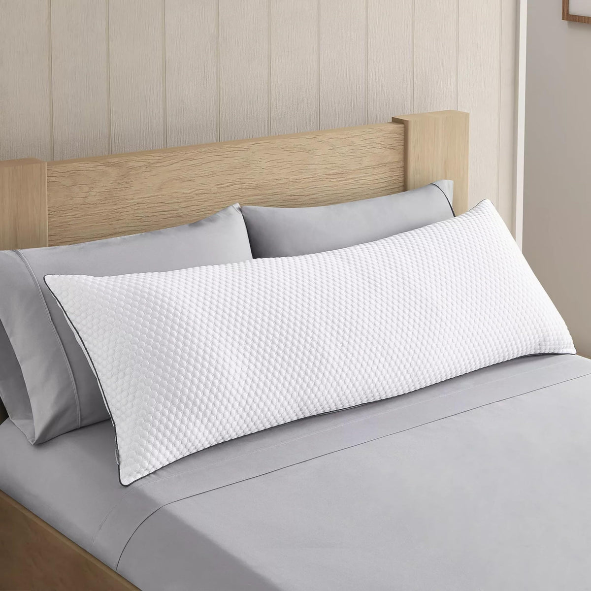 Columbia Comfort Body Pillow with Ice Fiber Cooling Cover