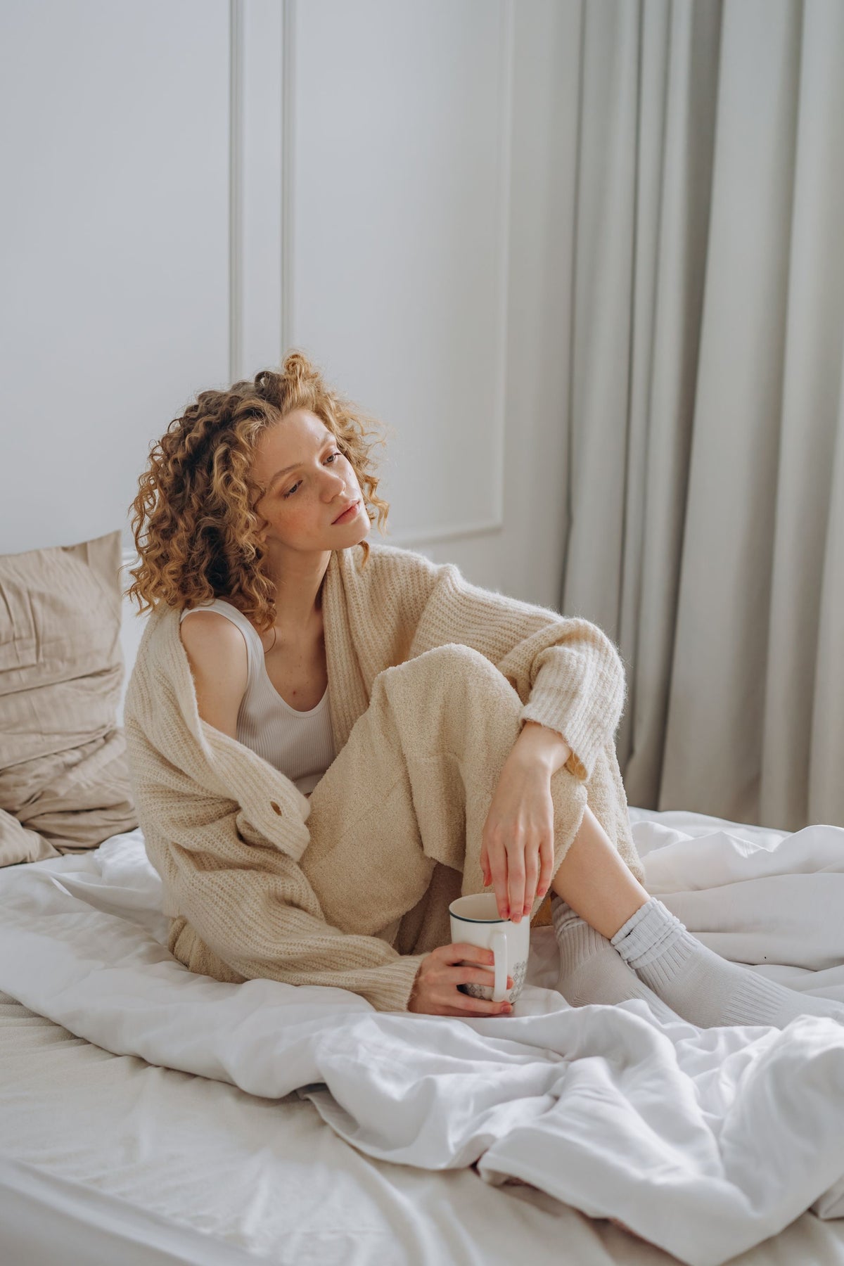 Soft breathable bedding arranged for a calm and comfortable sleep setting